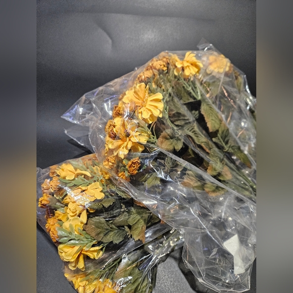 9pack Mum Variety Bouquets - Picture 5 of 14